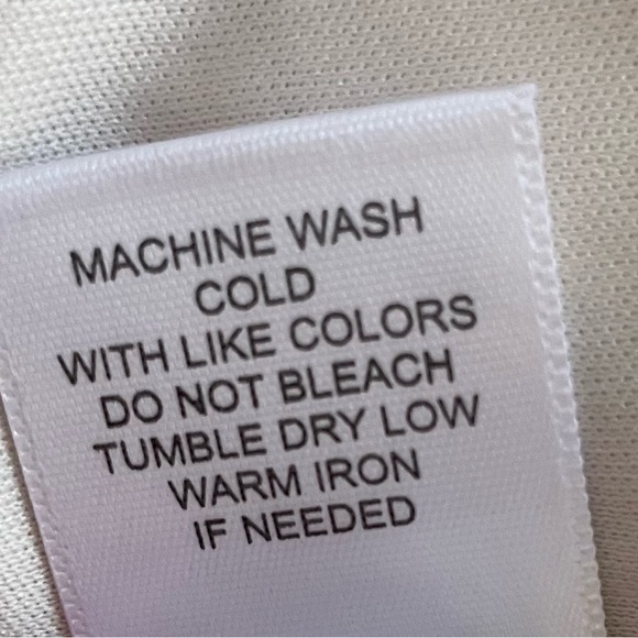 Roz & Ali Cream Bird-Print Pleated Blouse - Picture 5 of 8